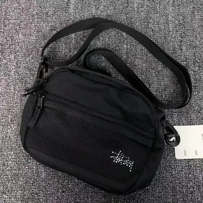 ￥89 STUSSY BAG 272265 (长20CM*宽8CM*高18CM)