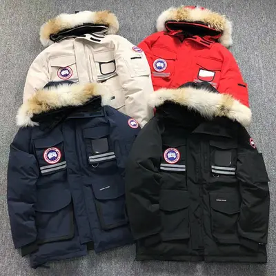 ¥698 C⭐N⭐⭐A G⭐⭐⭐E DOWN JACKETS 181208(im 170cm 57kg i wear size M in the phot)