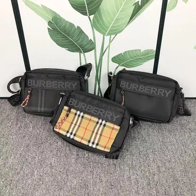 ￥148 B⭐R⭐E⭐RY BAG 19190113 (长21CM*宽8CM*高15CM)