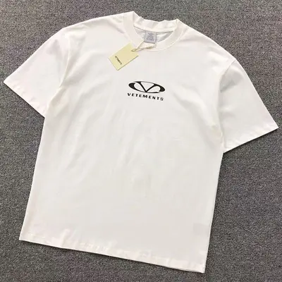 ¥115 VETEMENTS T-SHIRT 412131017(im 170cm 57kg i wear size S in the phot)
