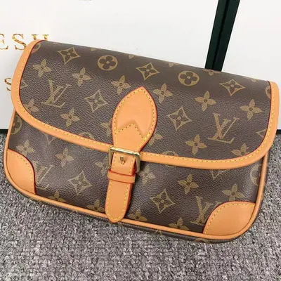￥458 L⭐ BAG 412231524 (长25CM*宽9CM*高17CM)