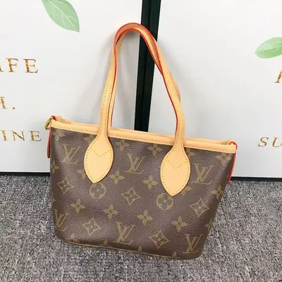 ￥438 L⭐ BAG 412231624 (长24CM*宽10CM*高15CM)