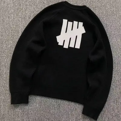 ￥215 UNDEFEATED SWEATER 112241226（im 170cm 57kg i wear size M in the phot）