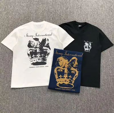 ¥85 STUSSY T-SHIRT 31141102(im 170cm 57kg i wear size M in the phot)