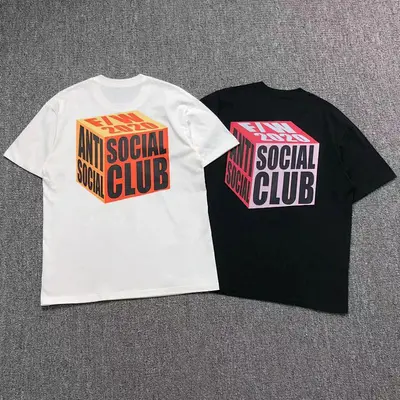 ¥85 ANTI SOCIAL SOCIAL CLUB T-SHIRT 31142102(im 170cm 57kg i wear size M in the phot)