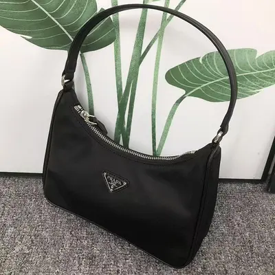 ￥208 P⭐A⭐A BAG 411110675 ( 长22CM*宽6CM*高15CM)