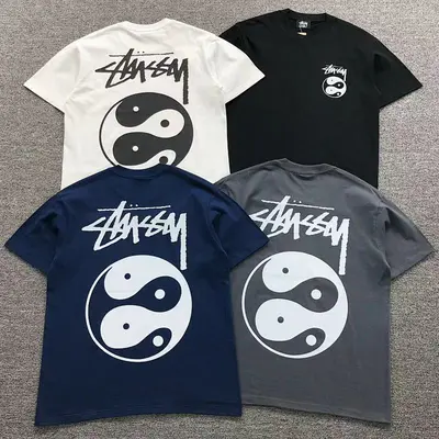 ¥108 STUSSY T-SHIRT 2111150602(im 170cm 57kg i wear size M in the phot)