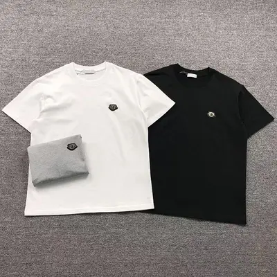 ¥128 D⭐O⭐ T-SHIRT 411187601 (im 170cm 57kg i wear size M in the phot)