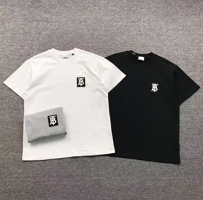 ¥128 B⭐R⭐E⭐RY T-SHIRT 211211221(im 170cm 57kg i wear size M in the phot)