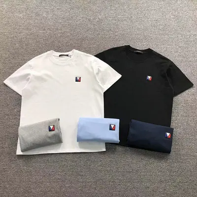 ¥128 L⭐ T-SHIRT 411186721(im 170cm 57kg i wear size M in the phot)