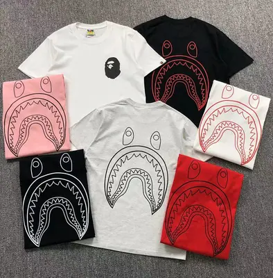 ¥85 BAPE T-SHIRT 411181742(im 170cm 57kg i wear size S in the phot)