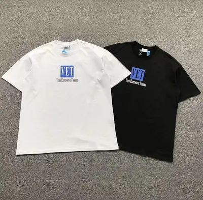 ¥108 VETEMENTS T-SHIRT 502110728(im 170cm 57kg i wear size M in the phot)