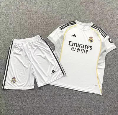 ¥75 FOOTBALL T-SHIRT SHORTS 11021621002(im 170cm 57kg i wear size L in the phot)