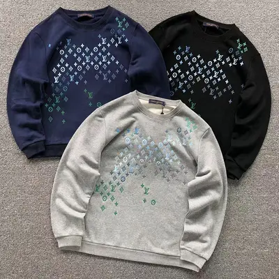 ¥208 L⭐ HOODIE 2122625001(im 170cm 57kg i wear size M in the phot)