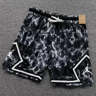 ￥85 NBA BASKETBALL SHORTS 31031801002（im 170cm 60kg i wear size L in the phot）
