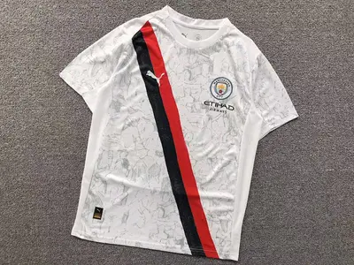 ￥75 FOOTBALL T-SHIRT 2132216002 （im 170cm 60kg i wear size M in the phot）