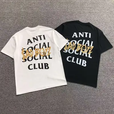 ￥85 ANTI SOCIAL SOCIAL CLUB T-SHIRT 41421202（im 170cm 60kg i wear size M in the phot）