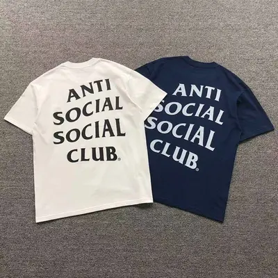 ￥85 ANTI SOCIAL SOCIAL CLUB T-SHIRT 41421302（im 170cm 60kg i wear size M in the phot）