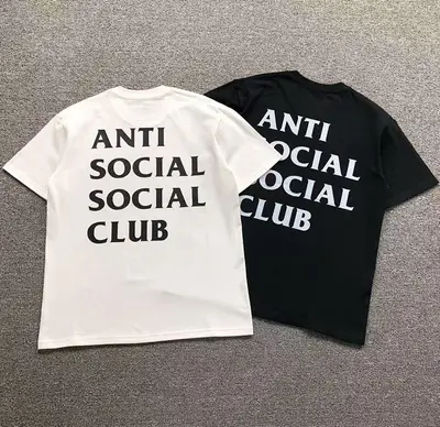￥85 ANTI SOCIAL SOCIAL CLUB T-SHIRT 41421402（im 170cm 60kg i wear size M in the phot）