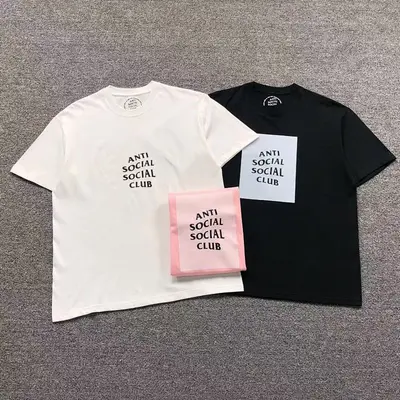 ￥85 ANTI SOCIAL SOCIAL CLUB T-SHIRT 41421002（im 170cm 60kg i wear size L in the phot）
