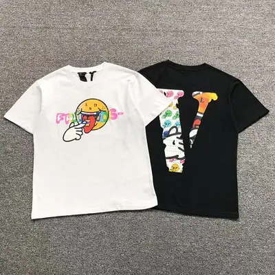 ¥69 VLONE T-SHIRT 504158991 (im 170cm 60kg i wear size S in the phot)