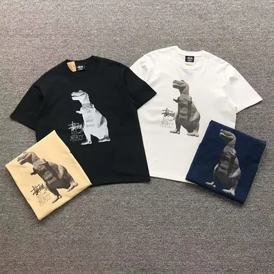 ¥85 STUSSY T-SHIRT 214153202(im 170cm 60kg i wear size M in the phot)