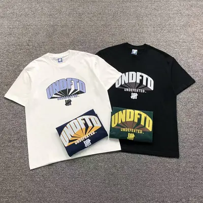 ￥85 UNDEFEATED T-SHIRT 4104222302（im 170cm 60kg i wear size L in the phot）