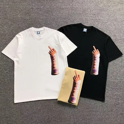 ￥85 UNDEFEATED T-SHIRT 3104220202（im 170cm 60kg i wear size L in the phot）