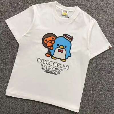¥85 BAPE T-SHIRT 4104240198(im 170cm 60kg i wear size S in the phot)