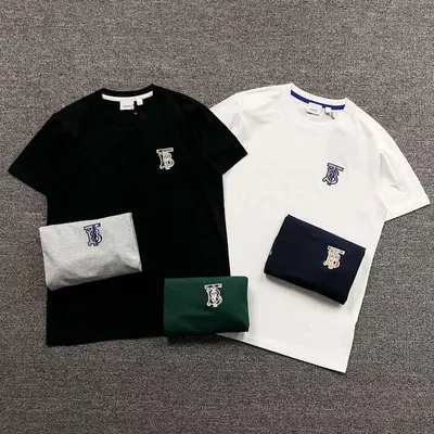 ￥126 B⭐R⭐E⭐RY T-SHIRT 215090101（im 170cm 60kg i wear size S in the phot)