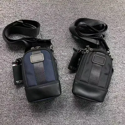 ¥208 T⭐⭐I BAG 4050140375 ( 长13CM*宽7CM*21CM)