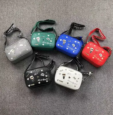 ￥125 KARL LAGERFELD BAG 4105150213 ( 长22CM*宽8CM*15CM)