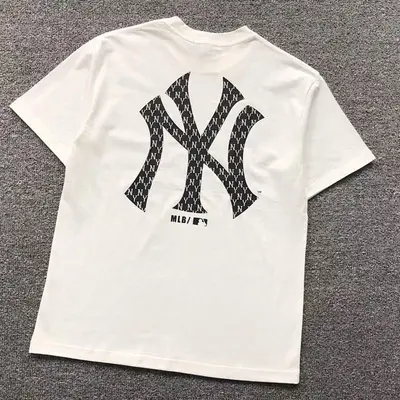 ￥98 MLB T-SHIRT 215222015（im 170cm 60kg i wear size L in the phot）