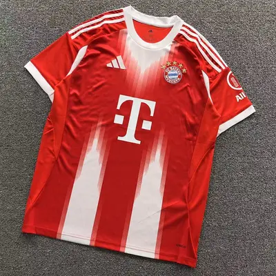 ￥75 FOOTBALL T-SHIRT 11052316002（ im 170cm 60kg i wear size L in the phot)