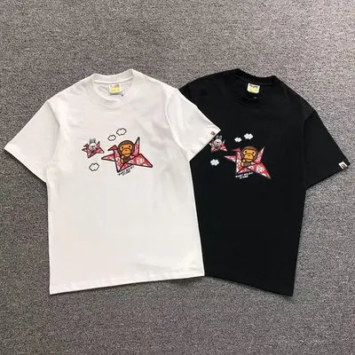 ¥85 BAPE T-SHIRT 41061007398(im 170cm 60kg i wear size S in the phot)