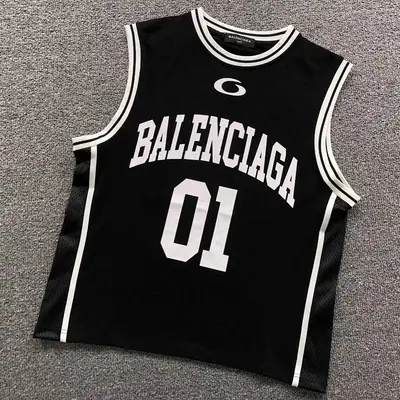 ￥115 B⭐L⭐⭐⭐IA⭐A VEST 2161602001（im 170cm 60kg i wear size M in the phot）