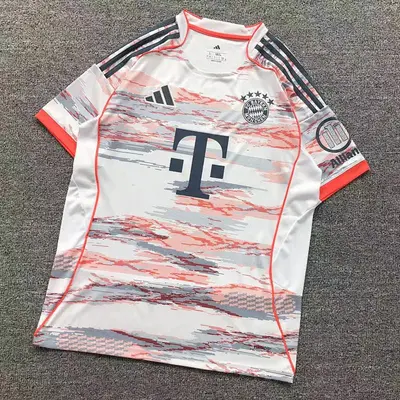 ￥75 FOOTBALL T-SHIRT 11061324002（im 170cm 60kg i wear size L in the phot）