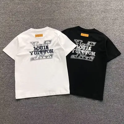 ¥118 L⭐ T-SHIRT 41062613126(im 170cm 60kg i wear size XS in the phot)