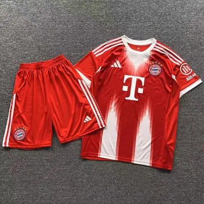 ¥75 FOOTBALL T-SHIRT SHORTS 11062702002(im 170cm 60kg i wear size L in the phot)