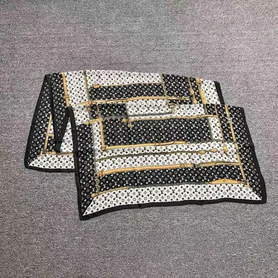 ¥85 L⭐ SCARF 31062824102(长180CM*宽90CM*)