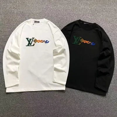 ￥138 L⭐ LONG SLEEVED 218011401（im 170cm 60kg i wear size M in the phot）