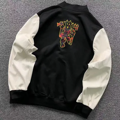 ￥195 FOOTBALL JACKET 11081227002（im 170cm 60kg i wear size M in the phot）