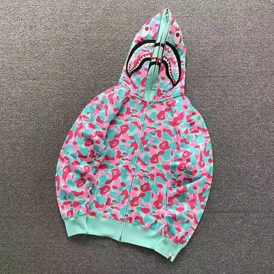 ¥308 BAPE HOODIE 3108120511(im 170cm 60kg i wear size M in the phot)