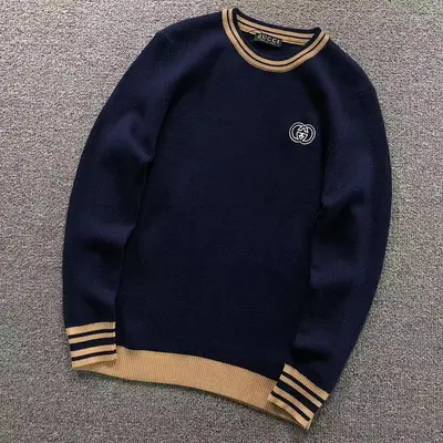 ¥208 G⭐C⭐I SWEATER 3108131521(im 170cm 60kg i wear size XL in the phot)