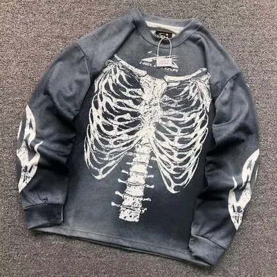 ￥98 HELLSTAR LONG SLEEVED 58160271（im 170cm 60kg i wear size M in the phot）