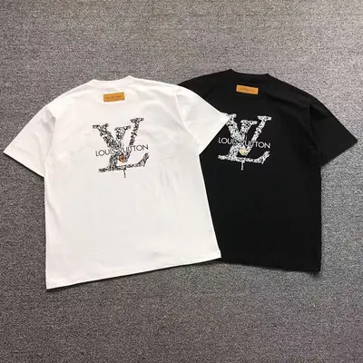 ¥108 L⭐T-SHIRT 41081901133(im 170cm 60kg i wear size XL in the phot)