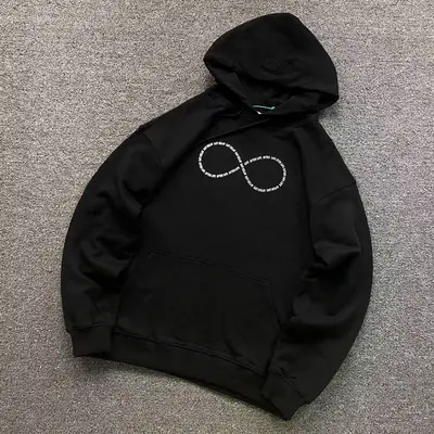 ¥158 VETEMENTS HOODIE 482321145(im 170cm 60kg i wear size S in the phot)