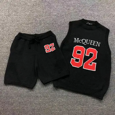 ￥178 ALEXANDER MCQUEEN VEST SHORTS SWEATER 11082511140（im 170cm 60kg i wear size L in the phot）