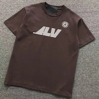 ￥115 L⭐ T-SHIRT 582601126（im 170cm 60kg i wear size XS in the phot）