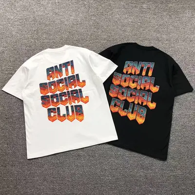 ￥85 ANTI SOCIAL SOCIAL CLUB T-SHIRT 310827090（im 170cm 60kg i wear size L in the phot）